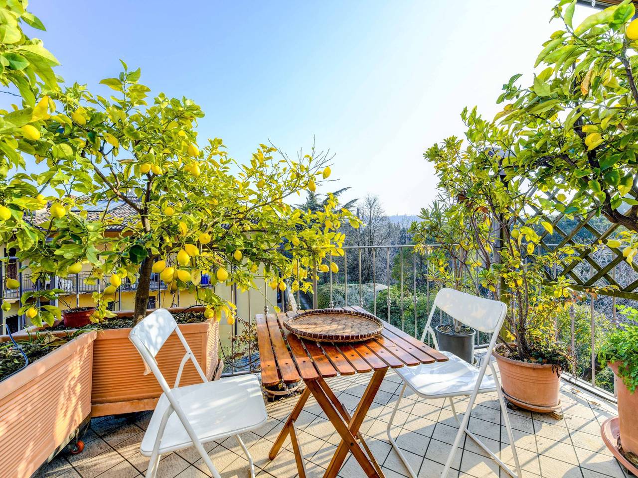 Apartamento entero, '' mit Balkon in Saló, Montañas Garda