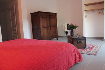 Chambre d’hôte pour 4 personnes, avec vue ainsi que jardin et piscine à Saint-Pierre-Toirac