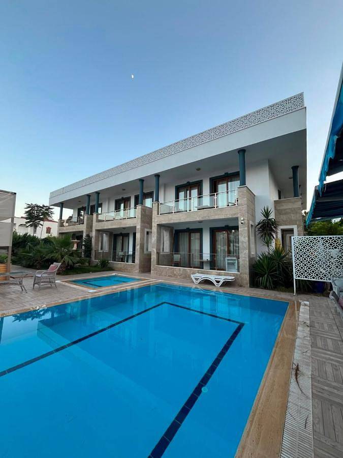 Hotel für 3 Personen, mit Pool und Garten - 1