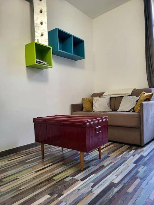 Appartement entier, One-Bedroom Apartment in Remoulins, Région de Nîmes