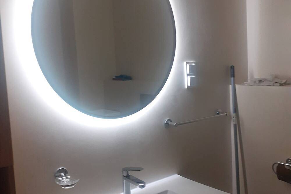 Ganze Wohnung, Beautiful apartment 20 minutes from downtown with a parking space in Białołęka, Warschau