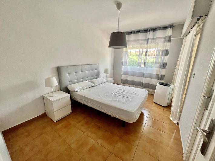 Chalet para 6 personas, con terraza además de jardín y piscina en l'Alacantí - 4