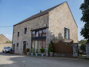 Gîte pour 9 personnes, avec jardin dans Gimnée