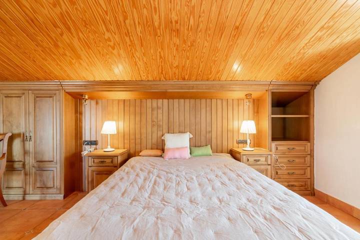 Casa rural para 12 personas, con terraza además de piscina y vistas, Se admiten mascotas en Valles Oriental - 4