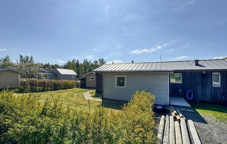 Hus för 6 Personer med trädgård in Vättern