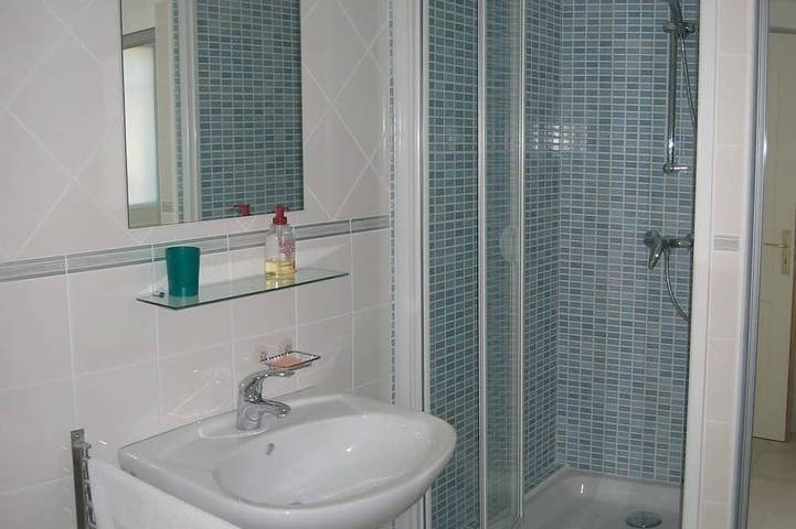 Gîte pour 3 personnes, avec terrasse et jardin à Bagnols-en-Forêt - 4