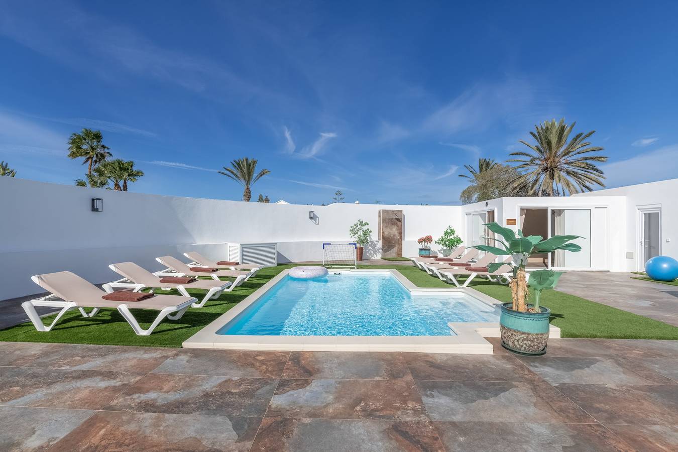 Villa vacacional 'The Suite' con piscina privada, Wi-Fi y aire acondicionado in Playa Blanca, Yaiza
