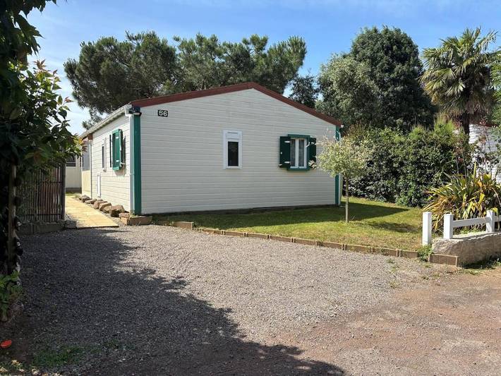 Gîte pour 4 personnes, avec Terrasse ainsi que Jardin et Piscine à Saint-Cyr-en-Talmondais
