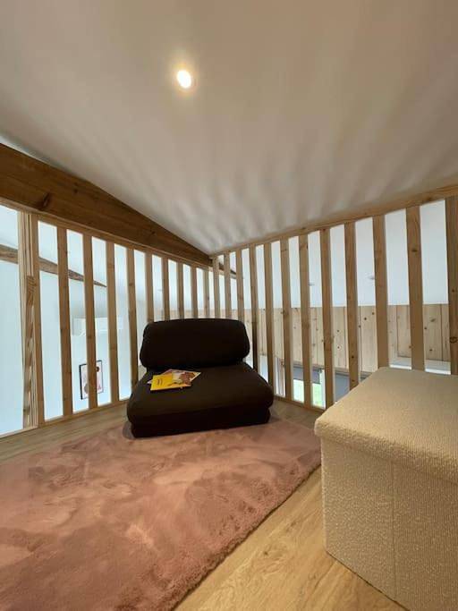 Appartement entier, Le petit chalet de la Ronzière de Miss K in Cormoranche-sur-Saône, Région de Bourg-en-Bresse