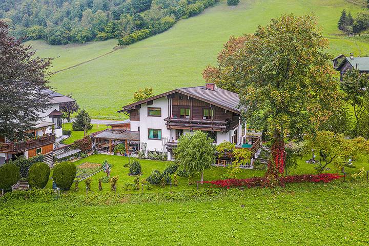 Ferienwohnung für 6 Personen, mit Balkon und Garten sowie Ausblick in Bad Hofgastein