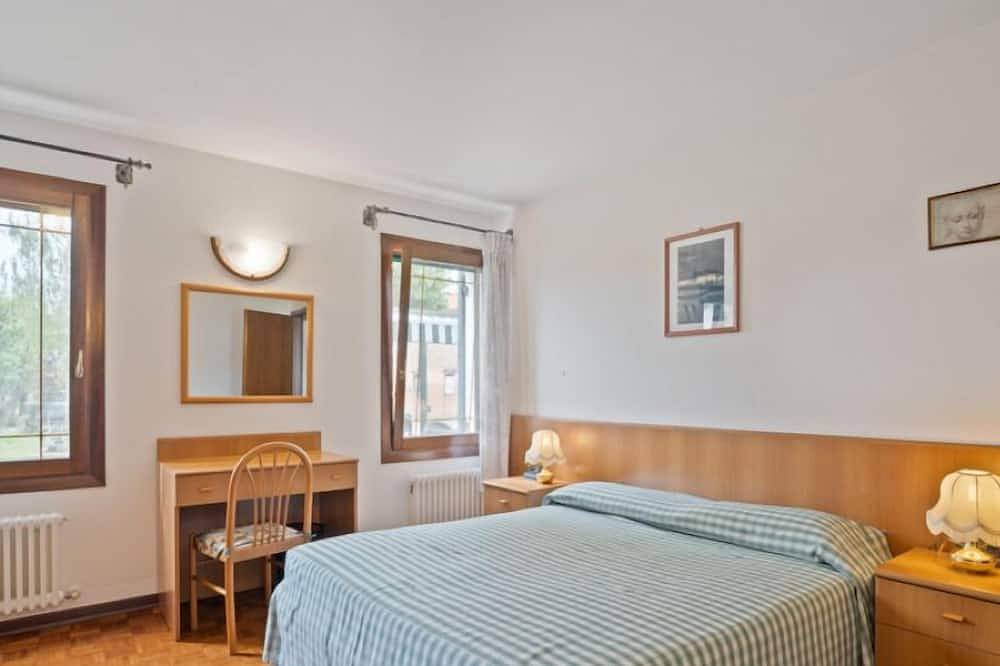Entire apartment, 2 bedroom apartment, Mira, Venice, with swimming pool in Malcontenta, Mira