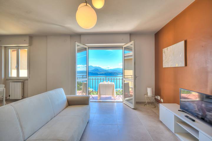 Ferienwohnung für 5 Personen, mit Balkon und Seeblick in Lago Maggiore (Piemont)