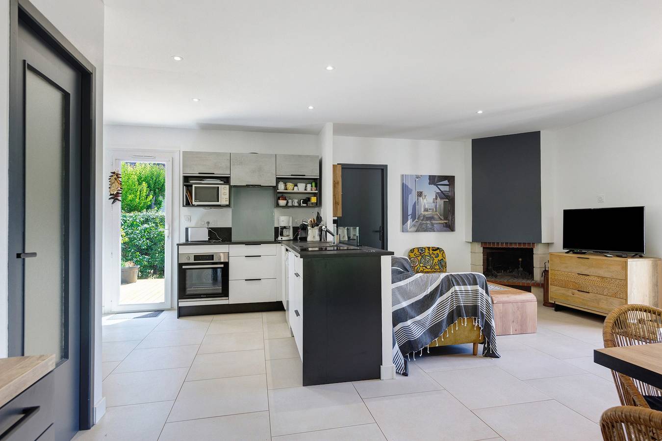 Holiday Home "Villa Mésange" with Pool in Lège-Cap-Ferret, Arcachon region