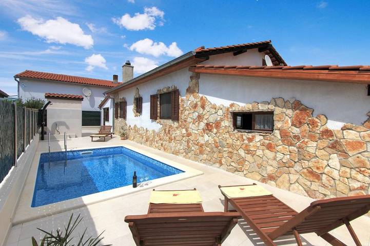 Ferienhaus für 6 Personen, mit Pool und Terrasse, mit Haustier - 1