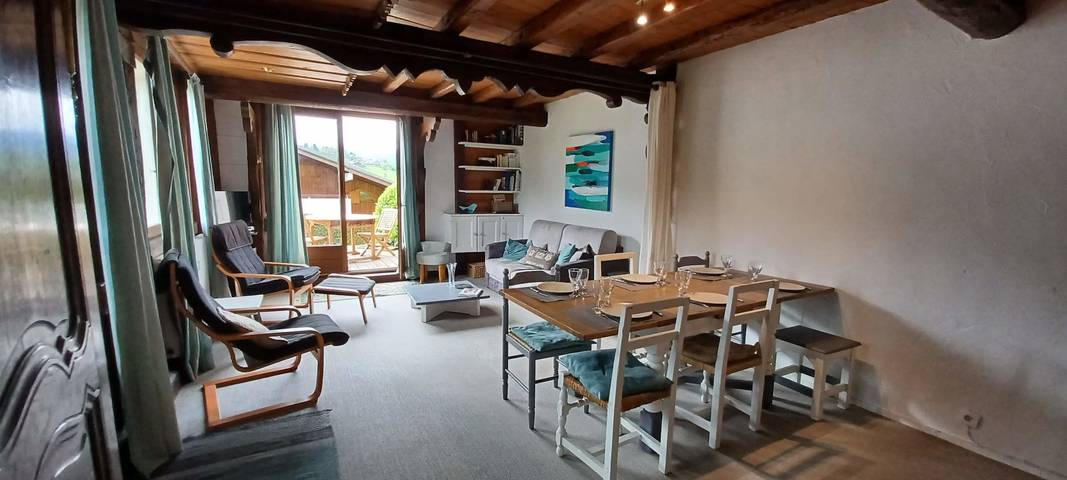 Appartement de vacances pour 7 personnes, avec terrasse ainsi que piscine et jardin
