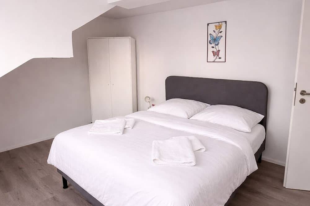 Geheel appartement, Living on the Rhine: Central, spacious & by the cathedral! in Keulen, Rijnland