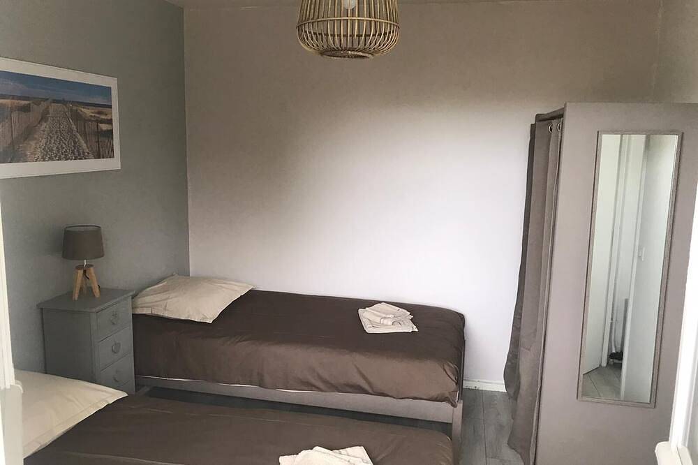 Appartement entier, A 150 m de la mer, F2 classé *** grand balcon, parking, ascenseur, Wi-Fi inclus in Saint-Sauveur-de-la-Mer, Région de Lisieux