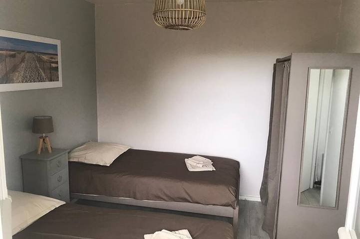Appartement entier, A 150 m de la mer, F2 classé *** grand balcon, parking, ascenseur, Wi-Fi inclus in Houlgate, Région de Lisieux