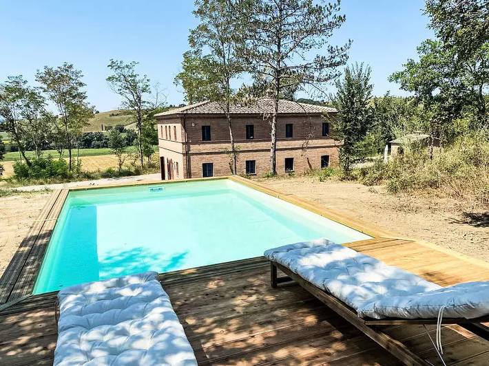 Villa per 8 persone, con terrazza e piscina in Buonconvento