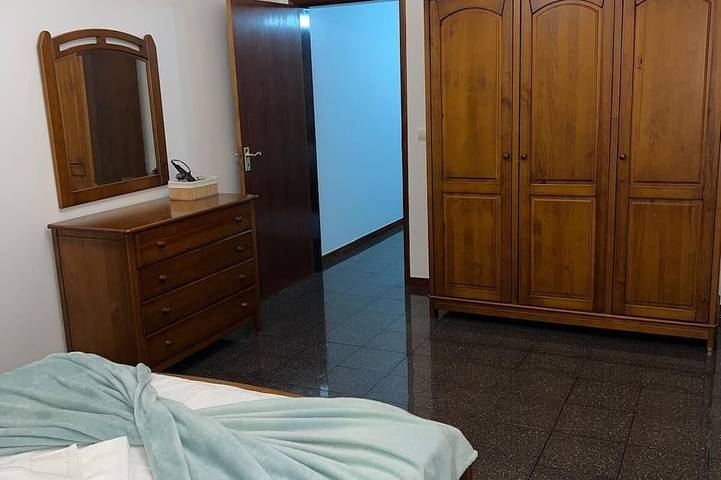 Charming Retreat Machico - 5 min Praia & Centro A in Santa Cruz (Madeira), Madeira