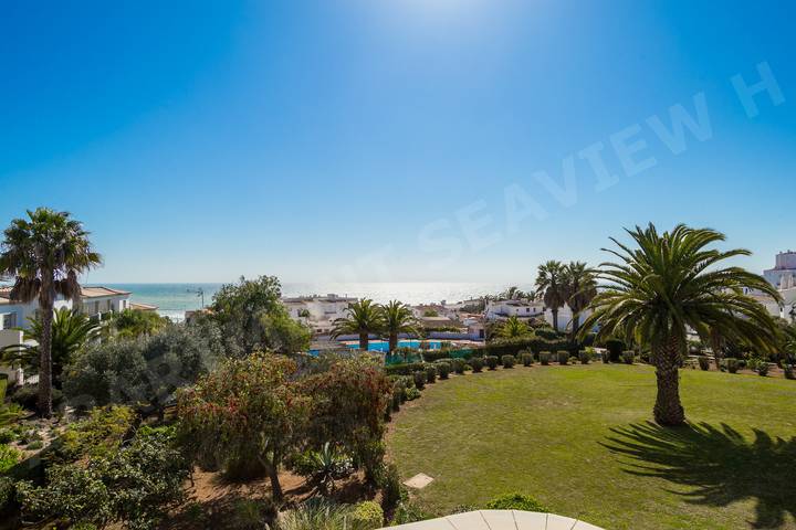 Apartamento para 4 personas, con Vistas al mar además de Balcón y Terraza en Luz