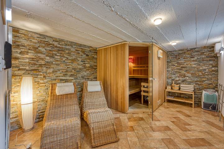 Casa rural para 6 personas, con terraza además de sauna y piscina para niños - 1
