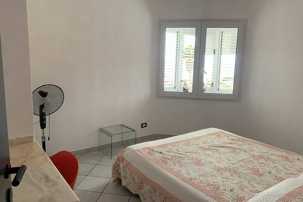 Villa frontemare con vista mozzafiato, accesso privato al mare,piscina , Wi Fi in Plemmirio, Sicilia