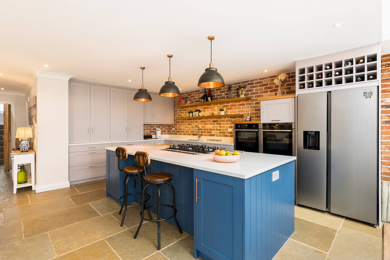 Large & Modern 4 Bed Family Home - Pass the Keys in Warwickshire