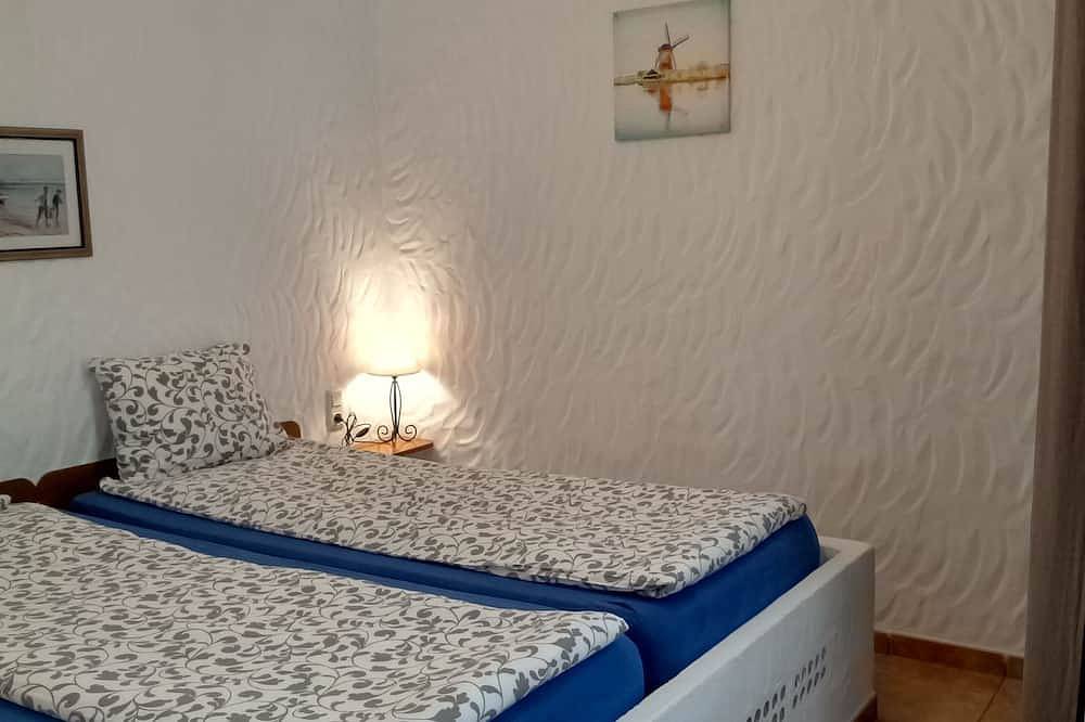 Casa Celestina 63 m² con piscina, bicicleta, kayak, caja fuerte e internet Wifi. in Playa de Zahora, Barbate