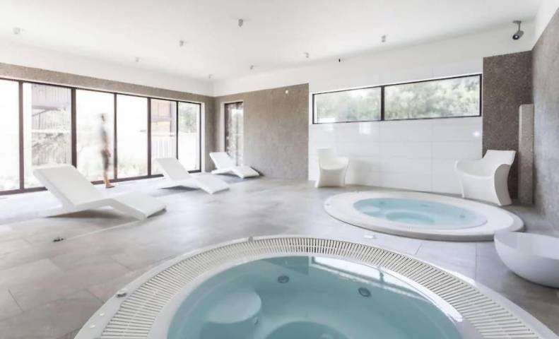 Gîte pour 2 personnes, avec jacuzzi ainsi que piscine et jardin à Remoulins - 3
