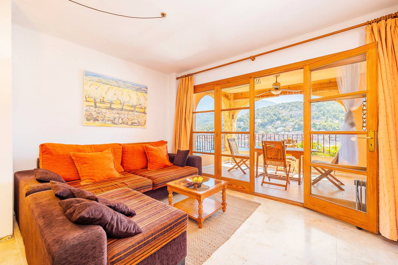 Entire apartment, Apartment 'Montemar 19' with Sea View, Shared Pool and Wi-Fi in Port de Sóller, Sóller