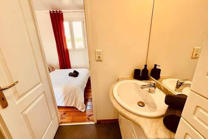 Entire apartment, Cozy Air-Conditioned Apartment – Simiane-Collongue (13) in Simiane-Collongue, Mediterranean Coast (France)