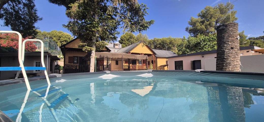 Location de vacances pour 5 personnes, avec jardin ainsi que vue et piscine à Chiva - 3