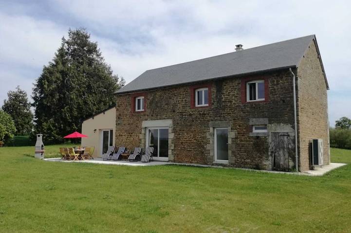 Location de vacances pour 10 personnes, avec Terrasse et Jardin dans Mortain-Bocage