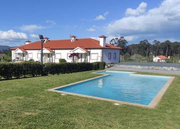 Gîte pour 8 personnes, avec vue ainsi que jardin et piscine dans Facha