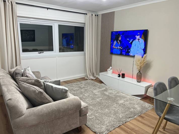 Apartment for 4 people, with Hot tub in Aberdeen