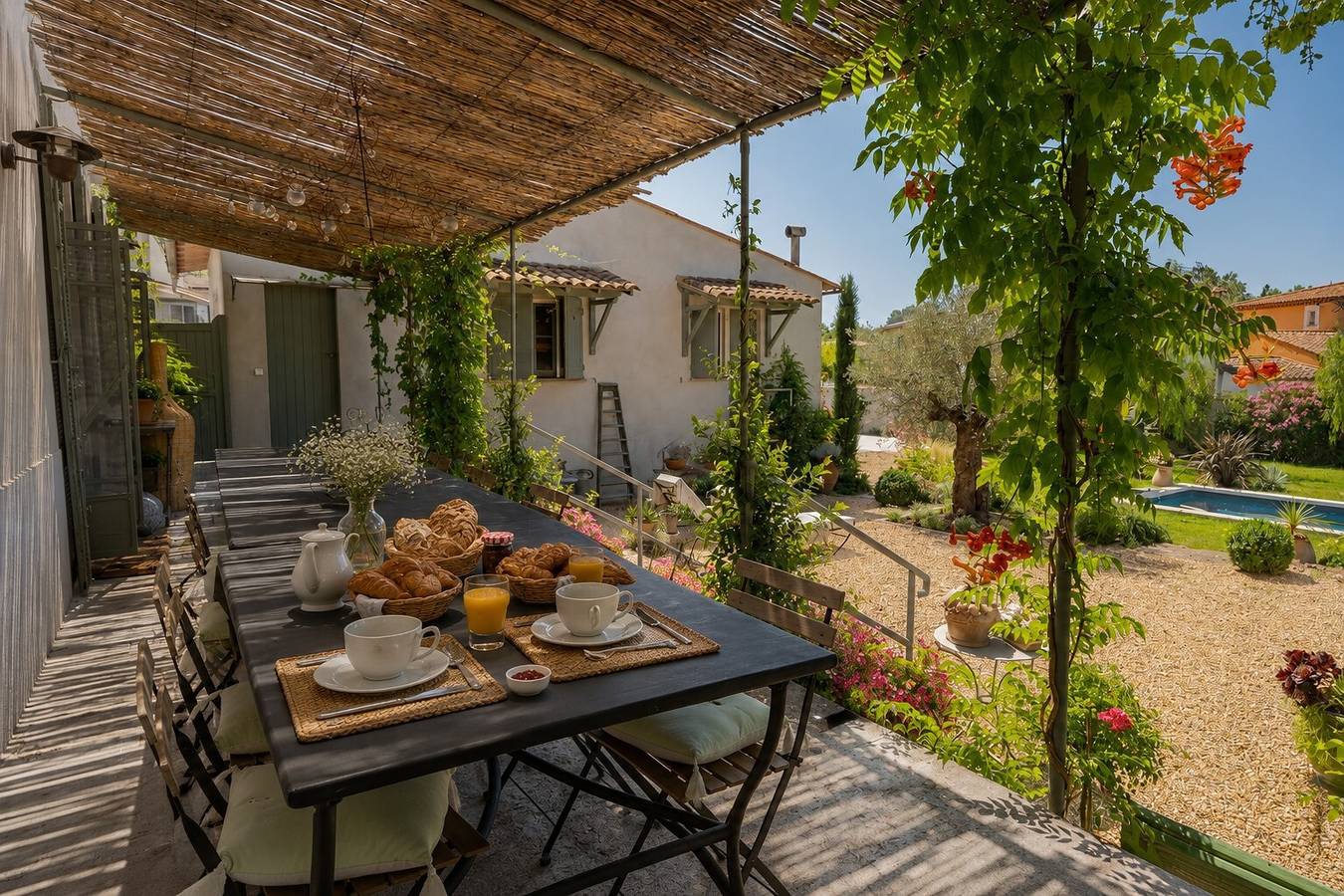 Chambre d’hôtes « Chambre 1 » avec piscine partagée, Wi-Fi et climatisation in La Motte, Région de Draguignan