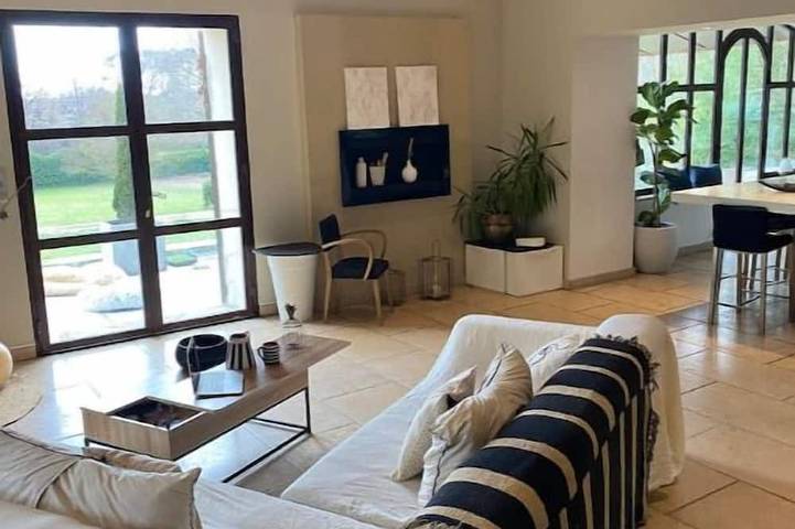 Location de vacances pour 8 personnes, avec terrasse et jardin à Aubais - 2