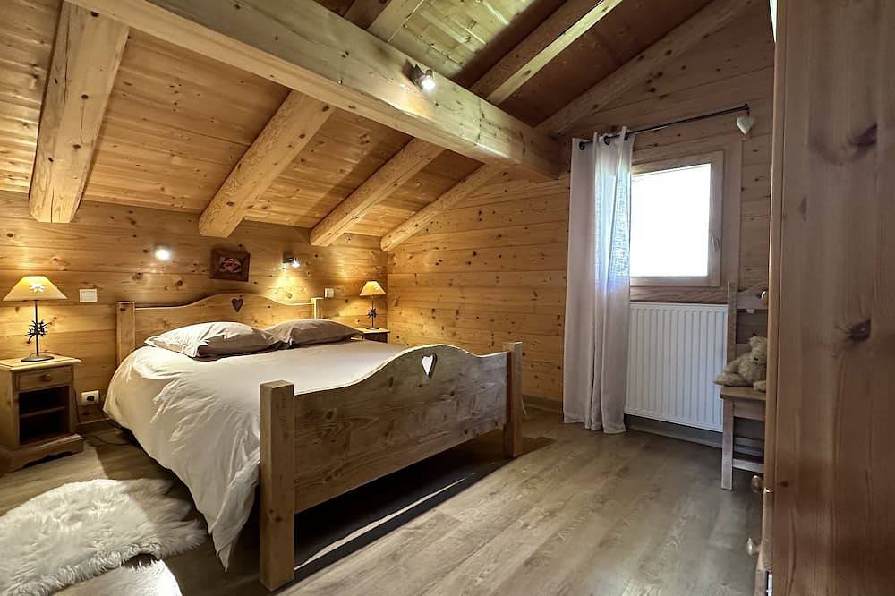 Pour vivre la montagne en toute saison, le chalet 'l'ourson' vous accueille in Le Grand-Bornand, Région d'Annecy