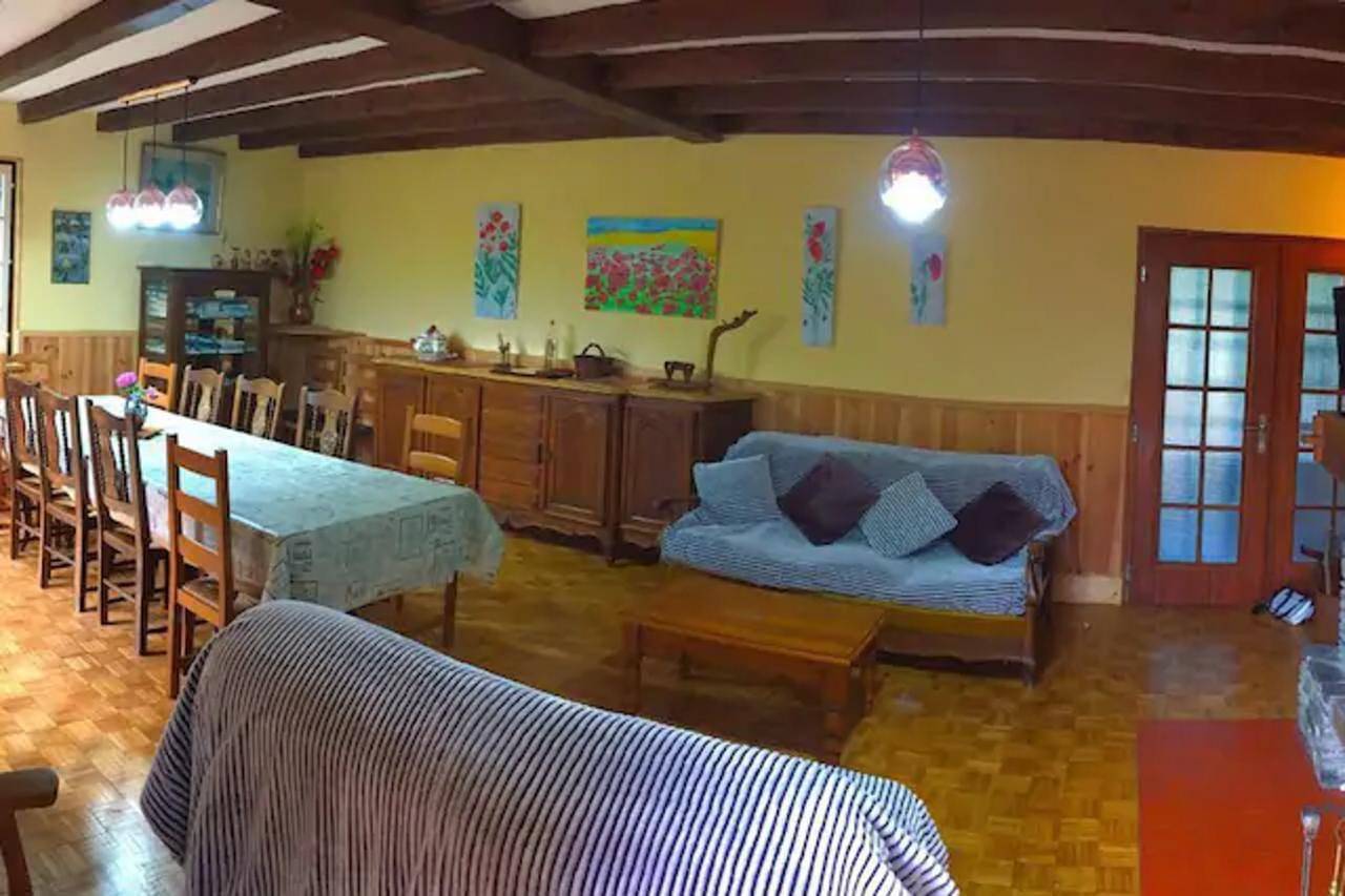 Holiday home for 12 people with garden in Garin, French Pyrenees