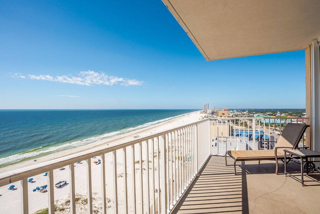 Vacation Apartment for 10 Guests in Gulf Shores, Alabama Gulf Coast