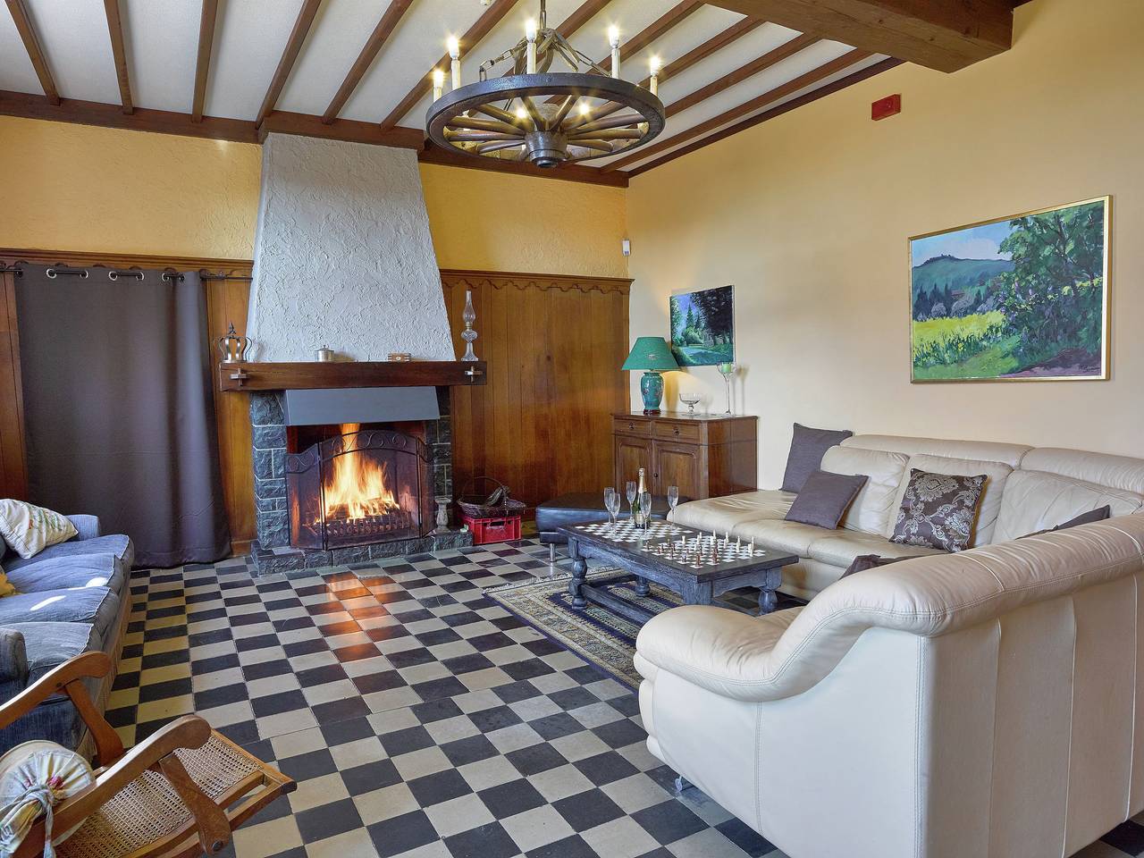 Geräumiges Ferienhaus mit eigenem Garten in Houyet in Houyet, Region Namur