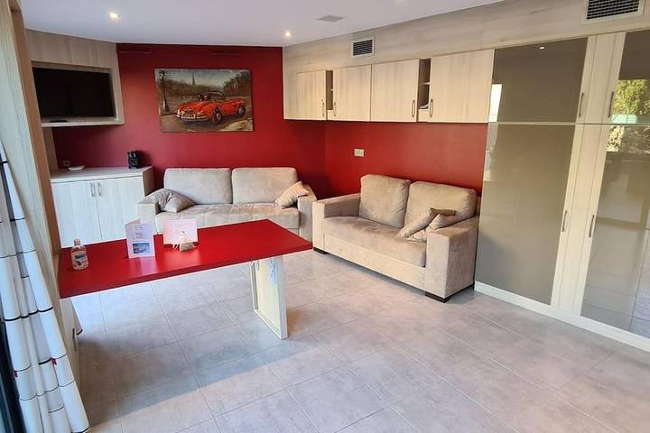 Gîte pour 4 personnes, avec terrasse dans Casino De Cassis