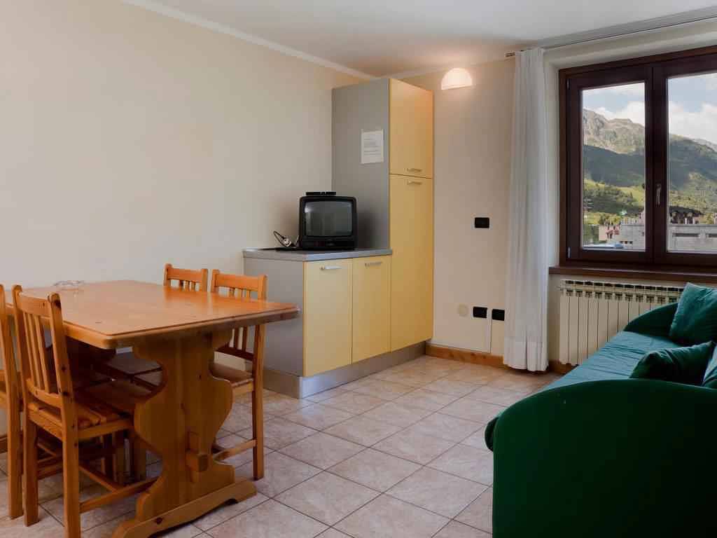 Appartamento intero, Appartamento con vista sulle montagne  in Passo Tonale, Vermiglio