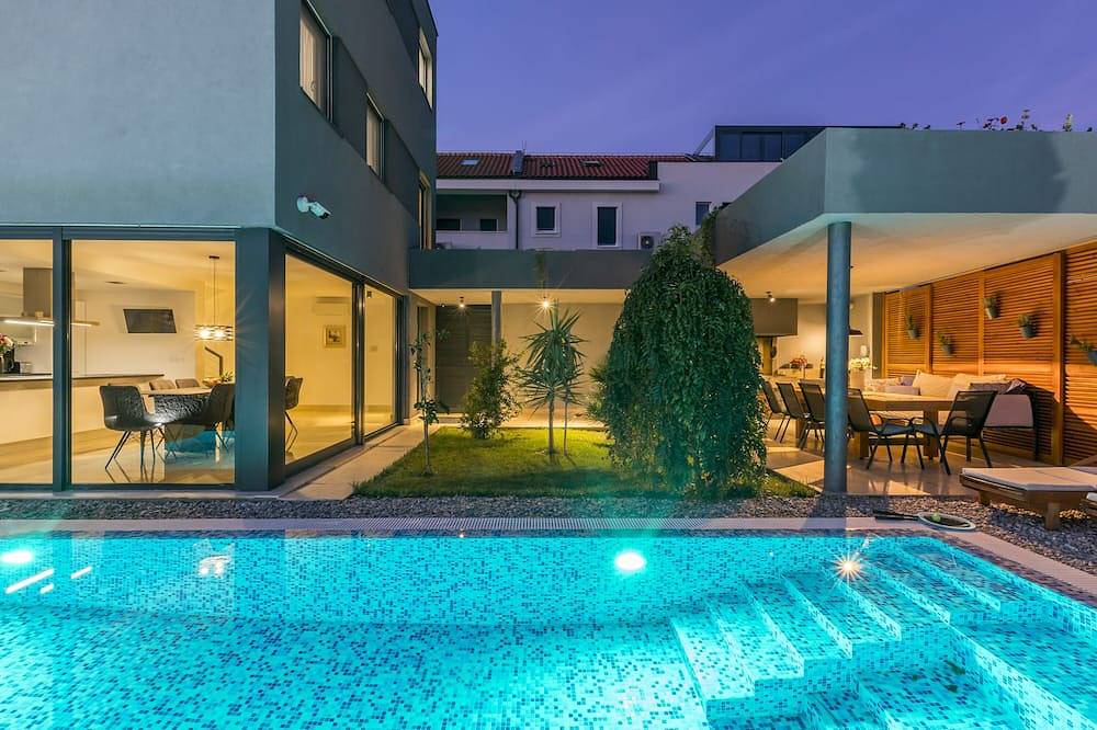 Stella Dalmatica - Luxus Villa mit privatem Pool und Meerblick, in der Nähe von Split in Podstrana, Split-Dalmatien
