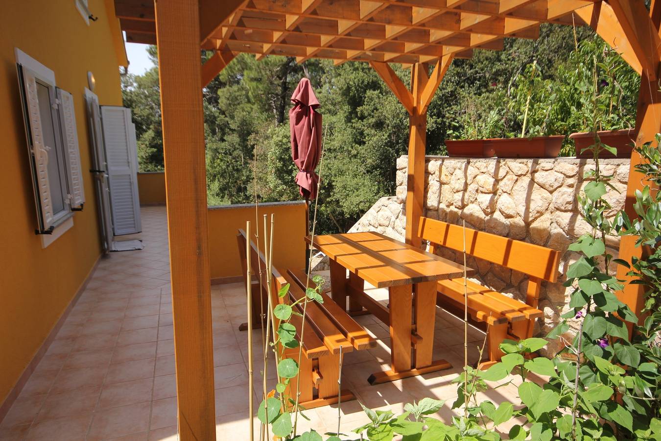 Appartamento intero, Appartamento di due stanze con terrazzo Artatore, Lussino - Lošinj A-8022-c in Lussinpiccolo, Aratore