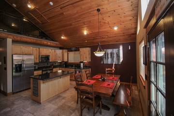 Log Cabin for 10 Guests in Coconino National Forest, Arizona, Picture 1