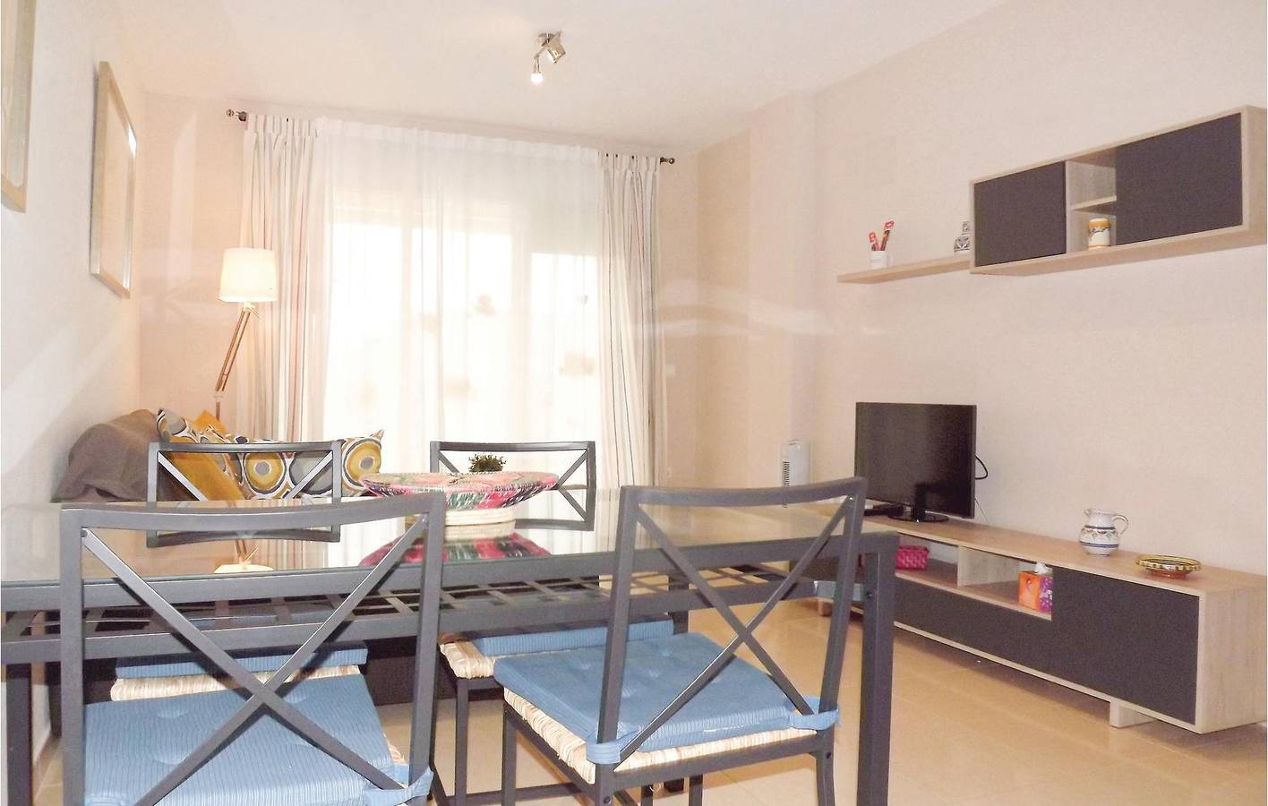 Ganze Ferienwohnung, Appartement am Pool, 500 m vom Strand von Les Bovetes entfernt in Las Marinas, Dénia
