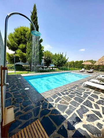 Chalet para 14 personas, con vistas además de piscina y jardín, Se admiten mascotas en Andorra-Sierra de Arcos