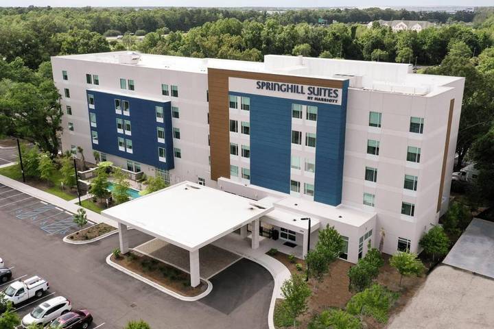 Hôtel pour 4 personnes, avec piscine